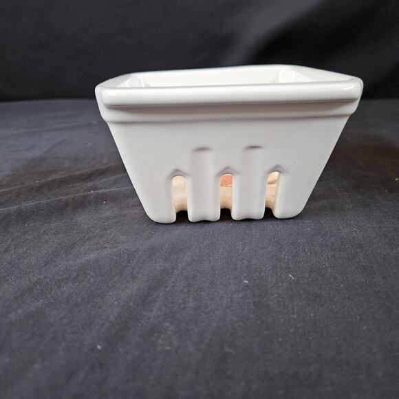 Rae Dunn Artisan Collection Strawberry Basket White Farmhouse Home Decor - Picture 6 of 11